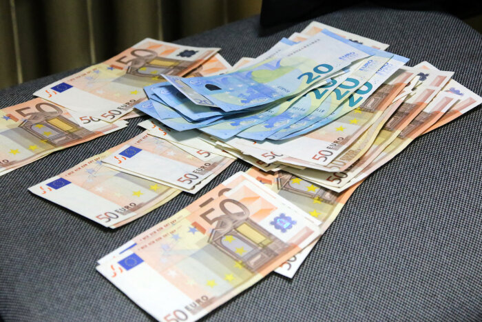 Lošimo spąstuose atsidūręs vyras ėmė paskolas kitų asmenų vardu, dengė kreditus ir vėl lošė 