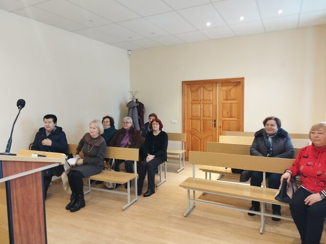 Trečiojo amžiaus universiteto klausytojai – Šiaulių apylinkės teismo Pakruojo rūmuose 