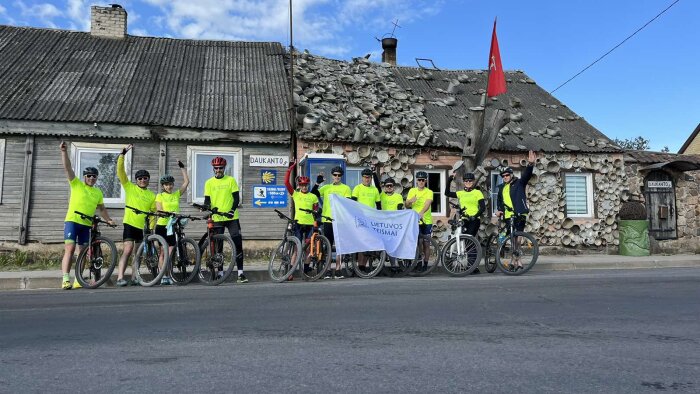 PRASIDĖJO TEISĖJŲ DVIRAČIŲ ŽYGIS CAMINO LITUANO KELIU