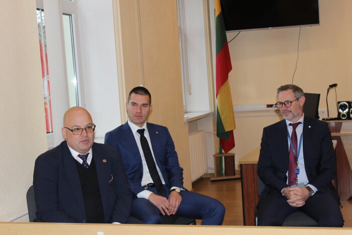 Respublikos Prezidento Teisės grupės nariai – Šiaulių apylinkės teismo Pakruojo rūmuose 