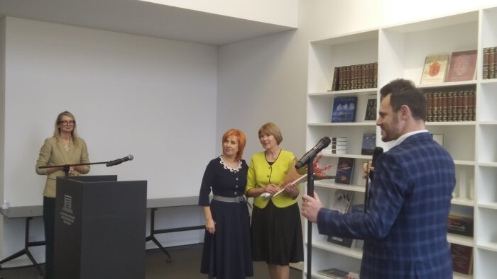 Lietuvos teismų dieną apdovanota teismo sekretorė Teresė Zakrasienė