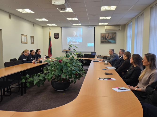 Šiaulių apylinkės teismo darbuotojų ir Lietuvos probacijos tarnybos specialistų susitikimas 